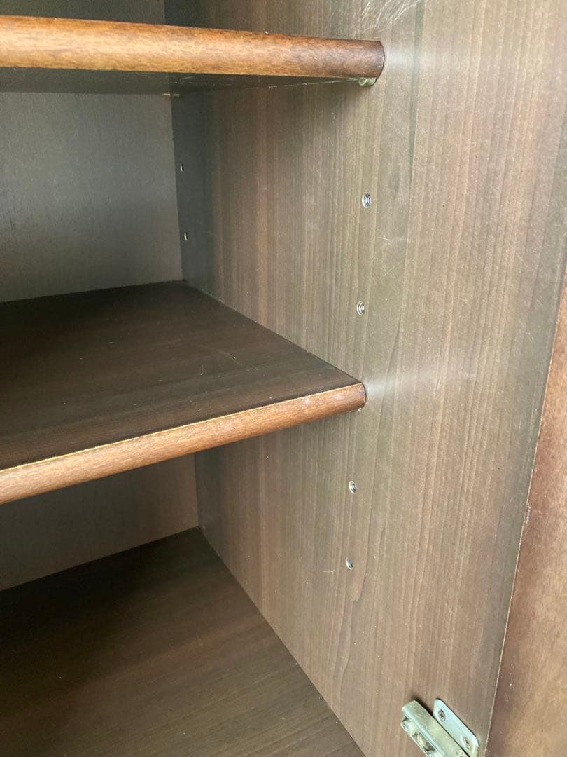 木製キャビネット ガラス扉付き 飾り棚 本棚 食器棚　ヴィンテージ 半回転取手