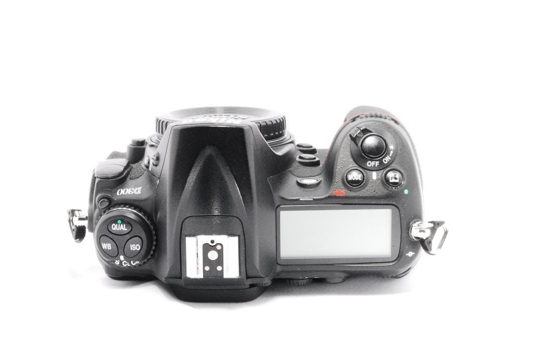 重厚感のある頑丈なボディ⭐️NikonD300 ダブルレンズセット 極上品