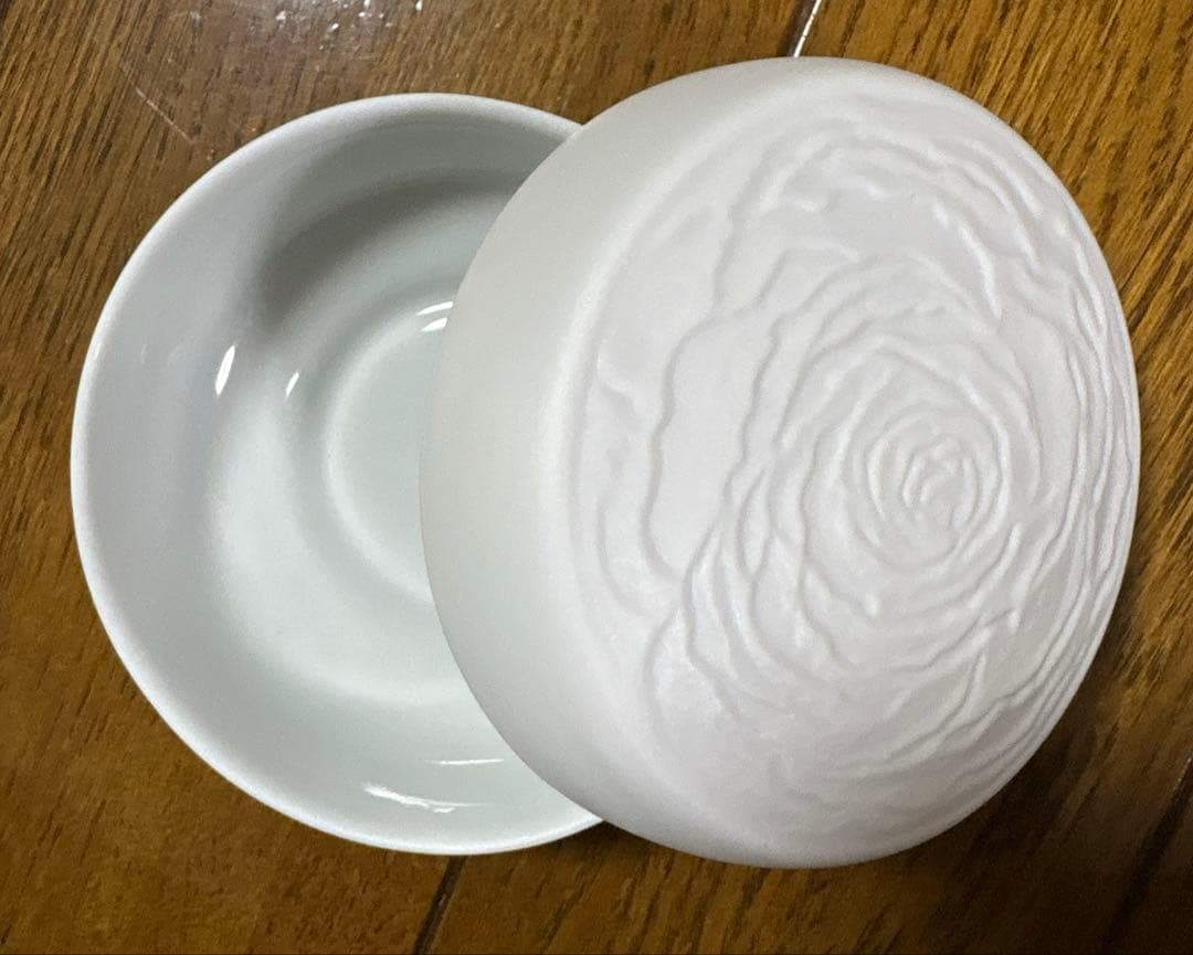 新品　ロイヤルコペンハーゲン　ボンボニエール　ローズ　小物入れ　お菓子入れ