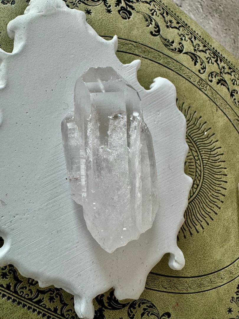 コロンビアレムリアン　ポイント　プチクラスター　ほんのりピンク