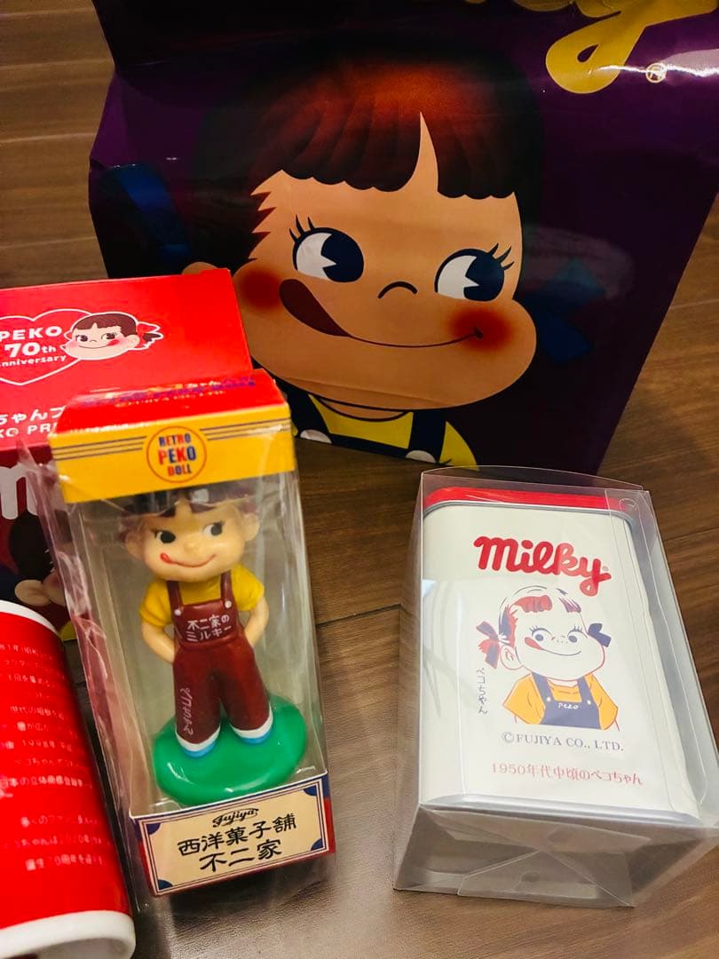 希少 超激レア 限定 70周年 福袋 不二家 レトロペコちゃん マグ 白缶