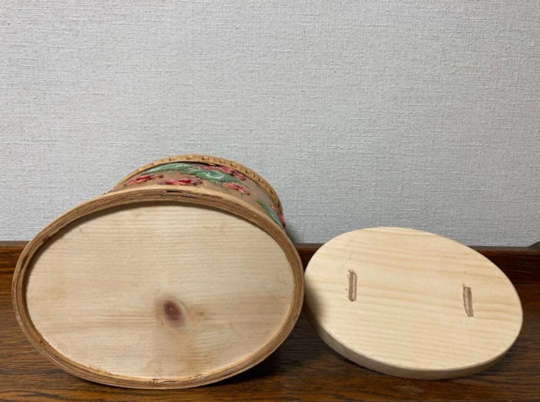 ロシア雑貨☆白樺工芸 ベレスタ 『ガマズミ』収納boxオーバル型 マトリョーシカ