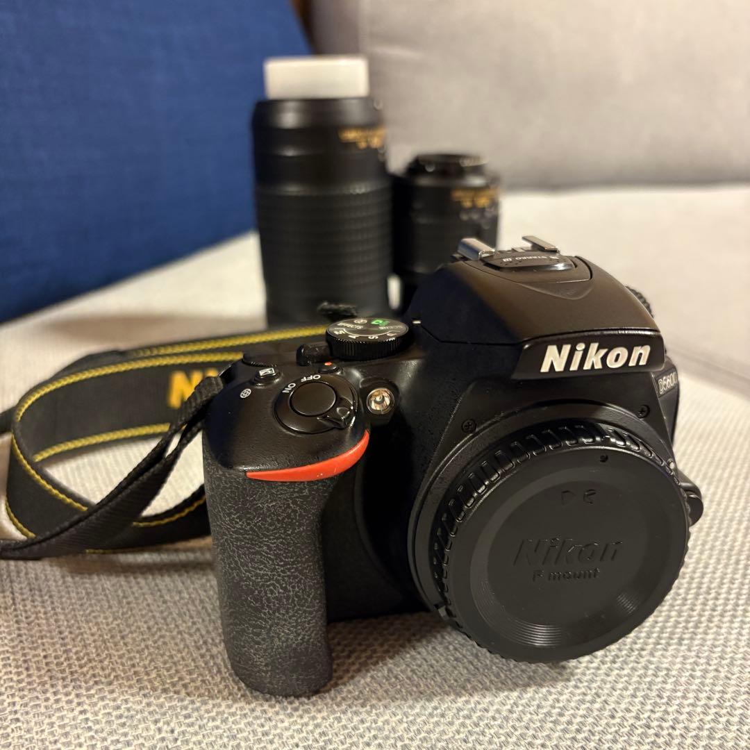 Nikon D5600 ダブルズームキット デジタル一眼レフカメラ