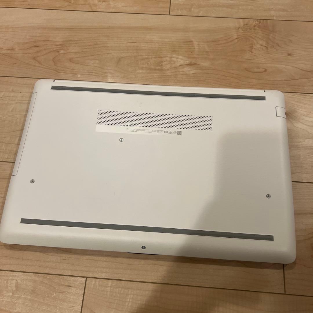 HP 15da0085TU ホワイト 15.6インチ ノートPC