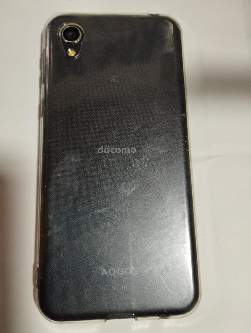 スマホ　シムフリー　カバー3個付　シャープ アクオス AQUOS sense2