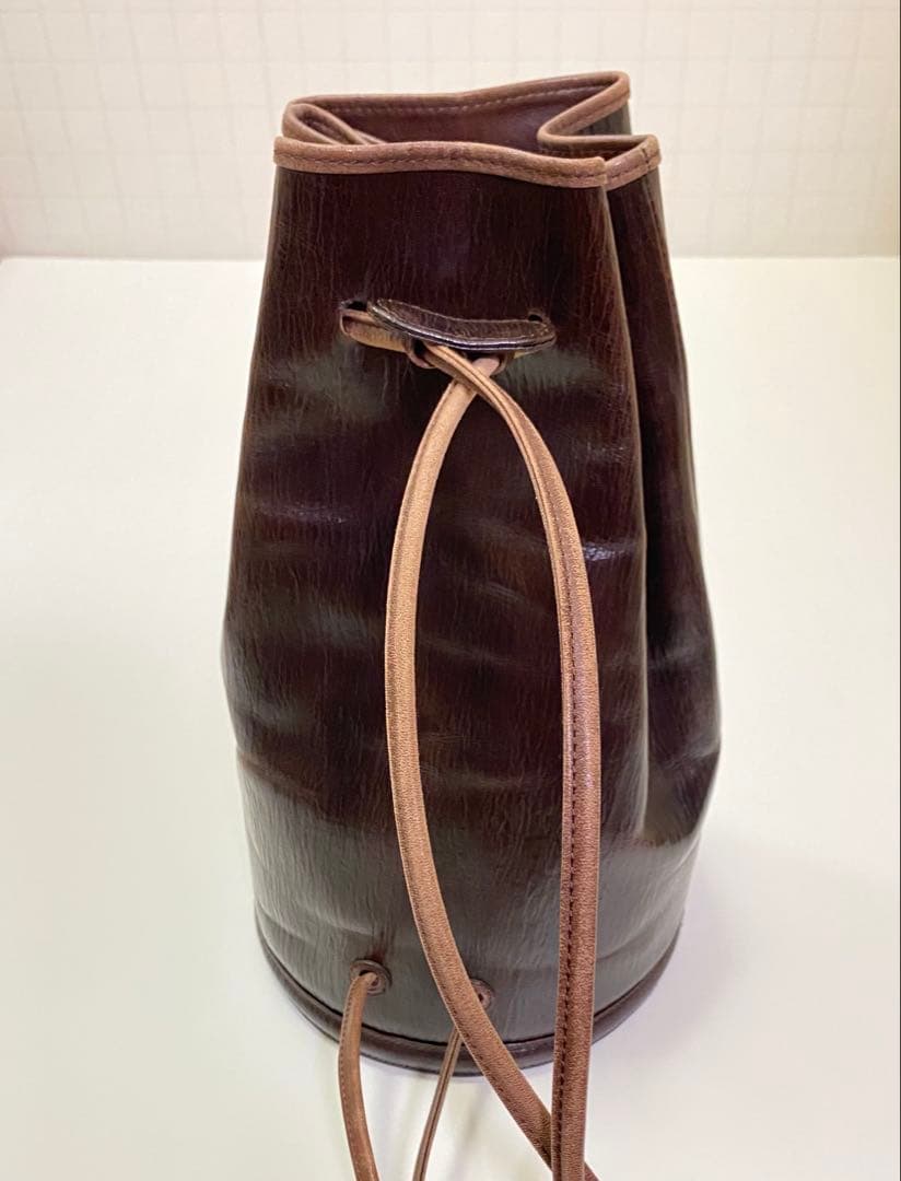 ミキアモ　レザーバッグ　ショルダーバッグ