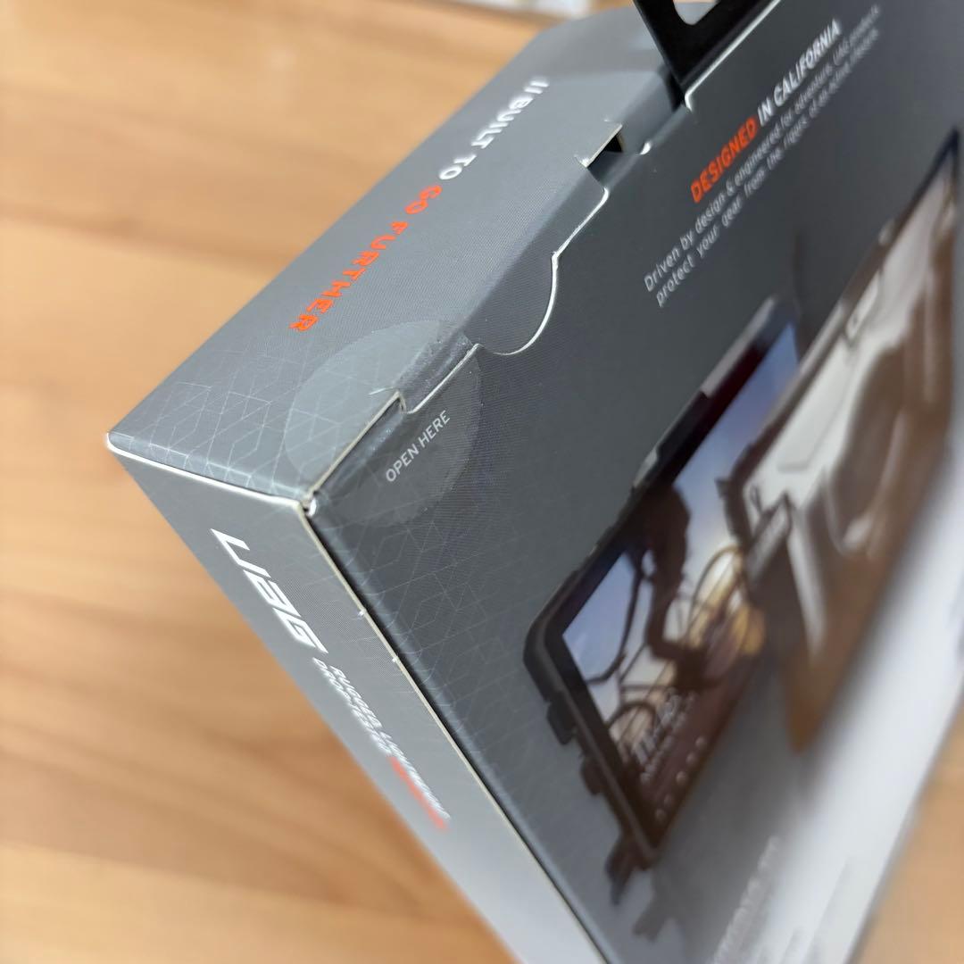 ①新品 UAG Surface Go 4/3/2/Go用耐衝撃ケースPLASMA