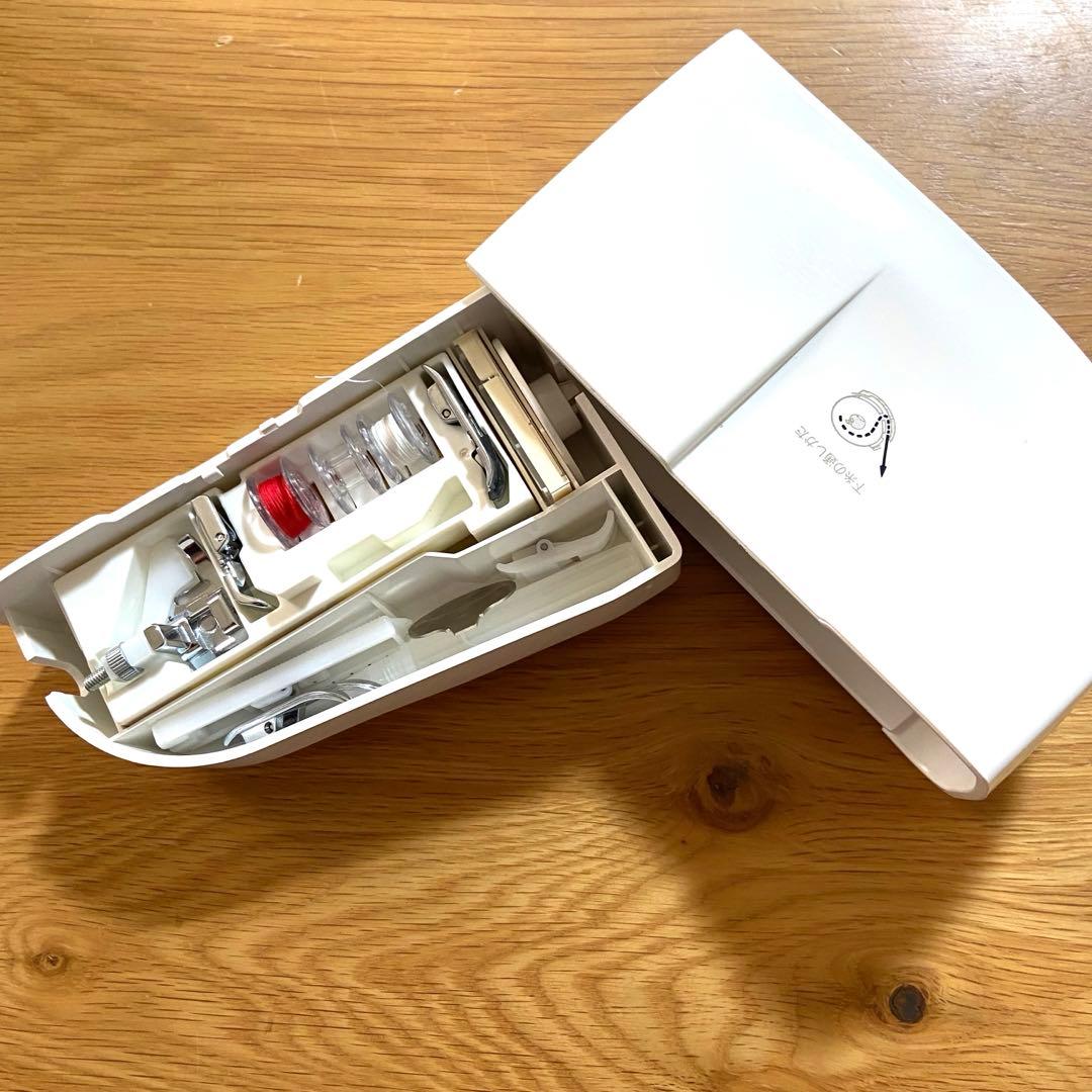【美品⭐️動作確認済】TOYOTAミシン アイシン精機　家庭用小型電動電気ミシン