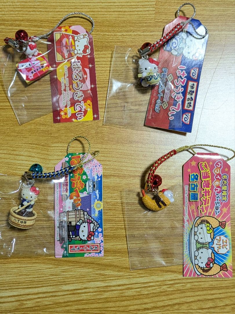ご当地キティ 根付ストラップ　愛知・三重限定　7点　［おまけストラップ付き］