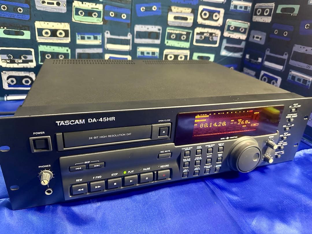 TASCAM　高級プロ業務用ハイレゾDATデッキ　DA-45HR　EX200