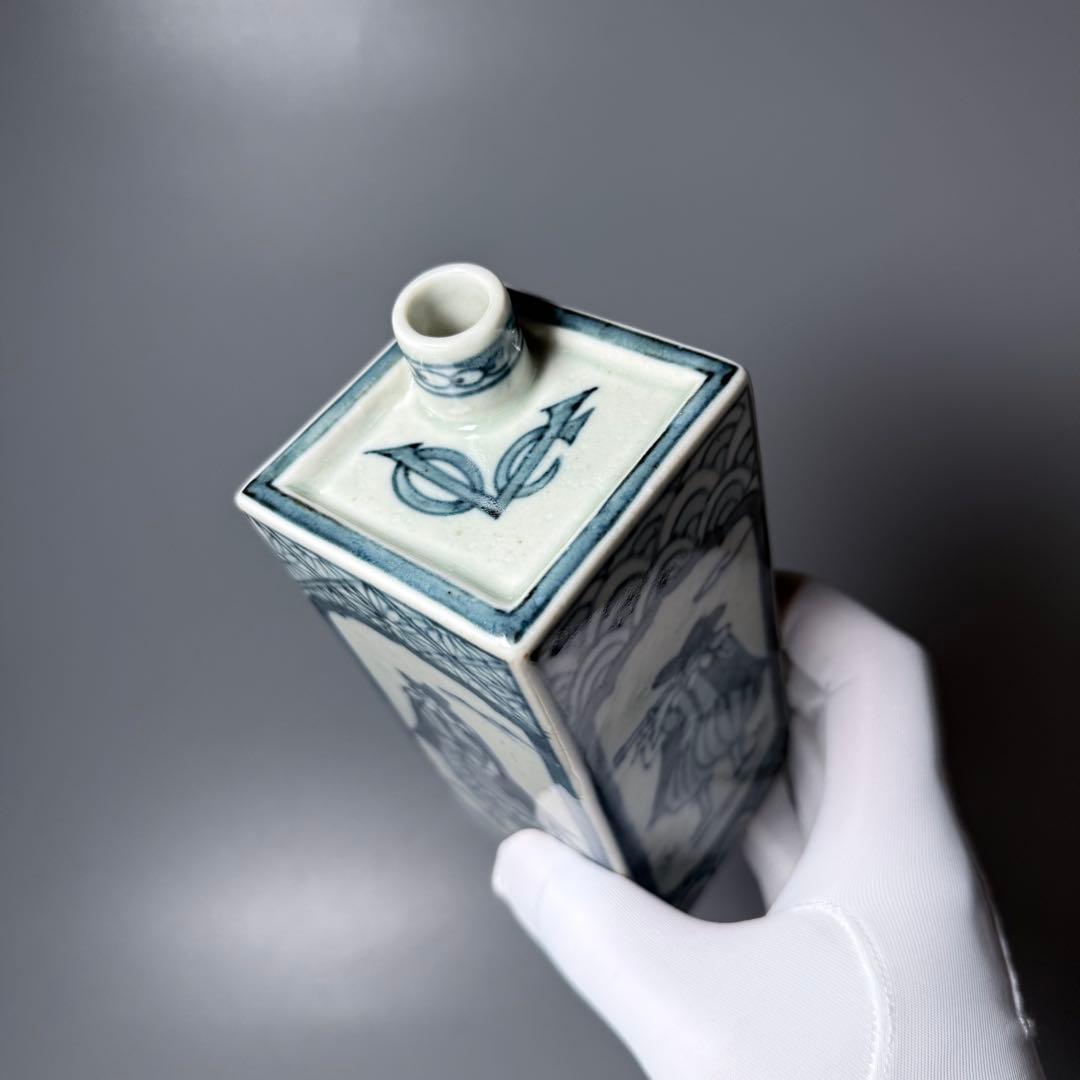 アンティーク有田　染付異人図角瓶　VOC　状態◎　高16.2cm　一辺6.5cm