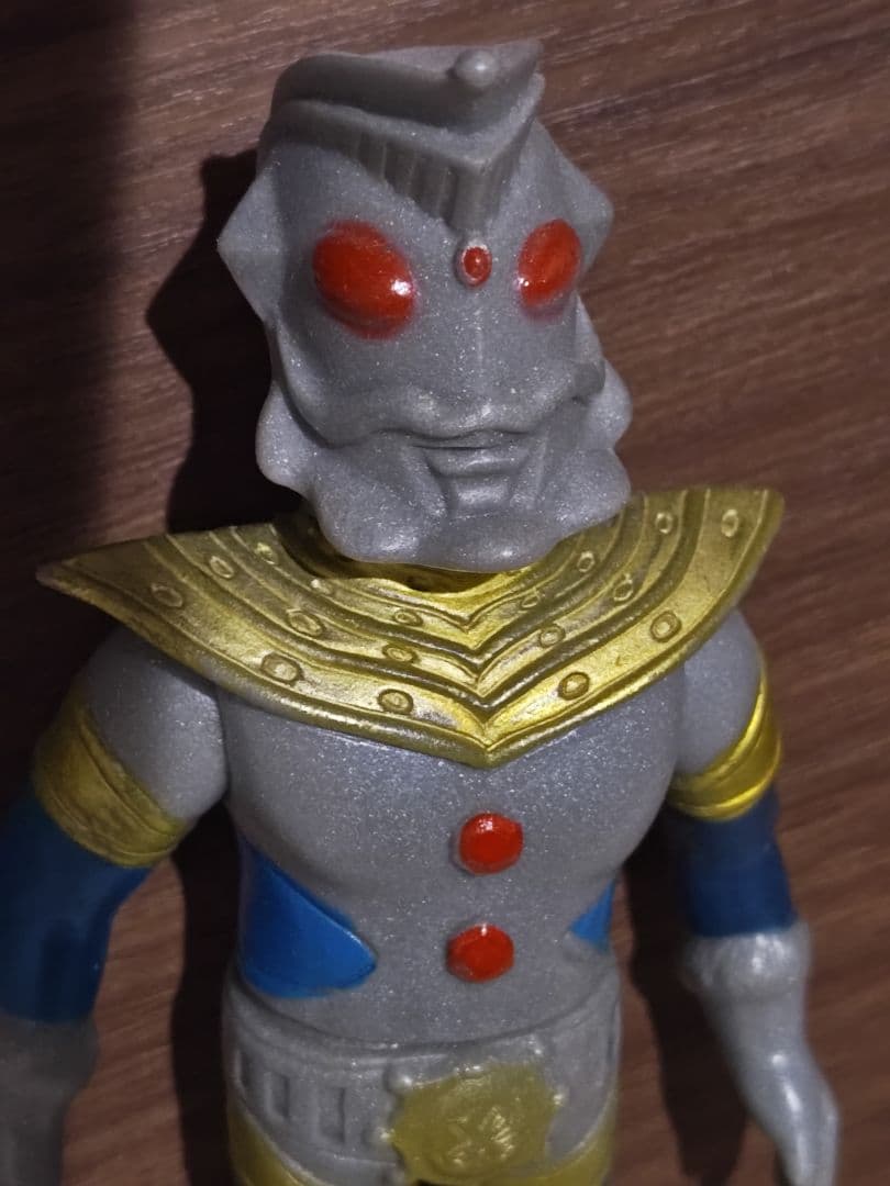 ウルトラマンキング タカトクミドルサイズソフビ ＆円盤生物ノーバ