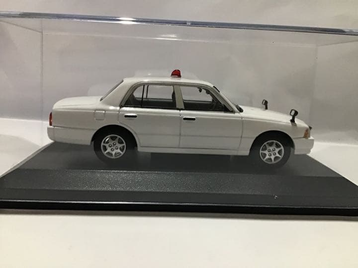 レイズ 1/43 NISSAN クルー