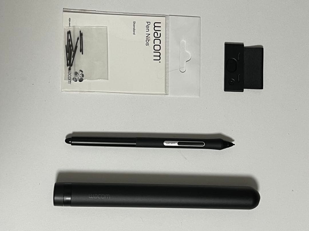 【美品】Wacom Cintiq 22 FHD＋Pro Pen 2＋替芯5本＋箱