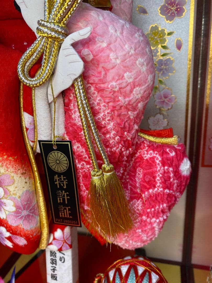 羽子板　立体振袖　ガラスケース１３号・サイズ間口約２９×奥行約２４×高さ約５５㎝