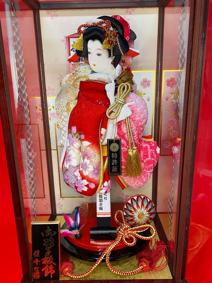 羽子板　立体振袖　ガラスケース１３号・サイズ間口約２９×奥行約２４×高さ約５５㎝