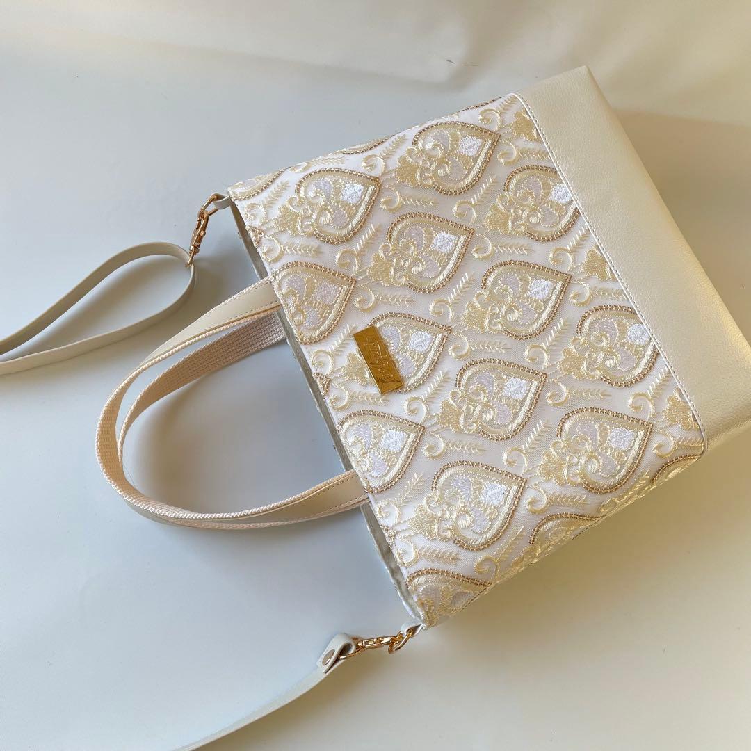 リリー　インド刺繍ハート柄チュールホワイトと合皮　M 2wayトートバッグ