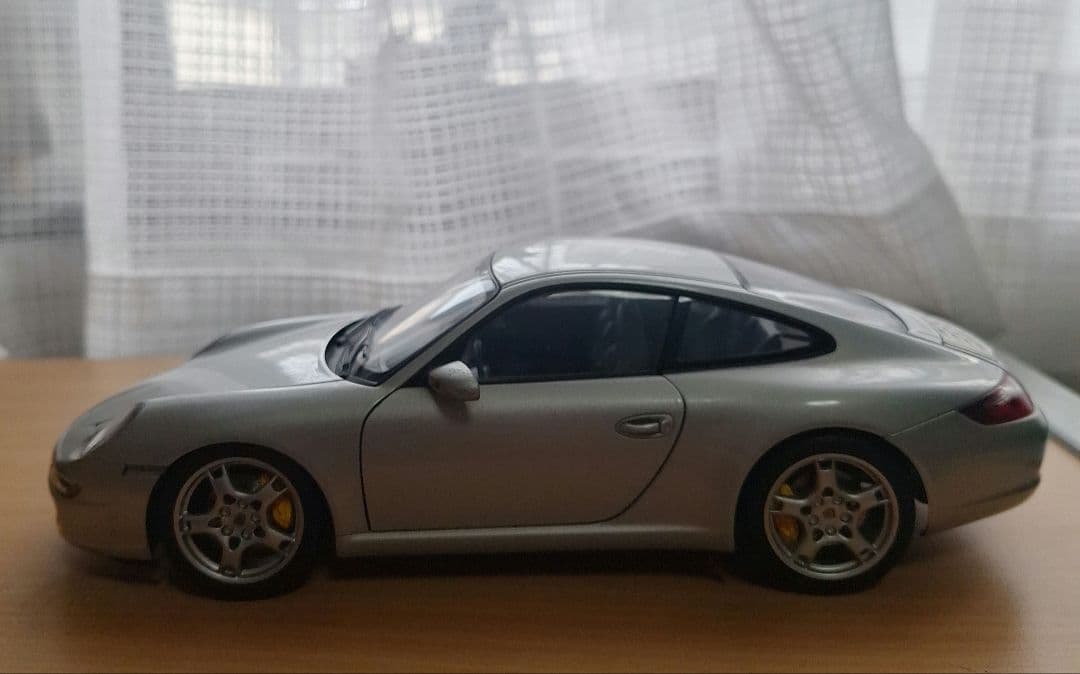 オートアート　ポルシェ　911カレラ　本体のみ　ジャンク扱い