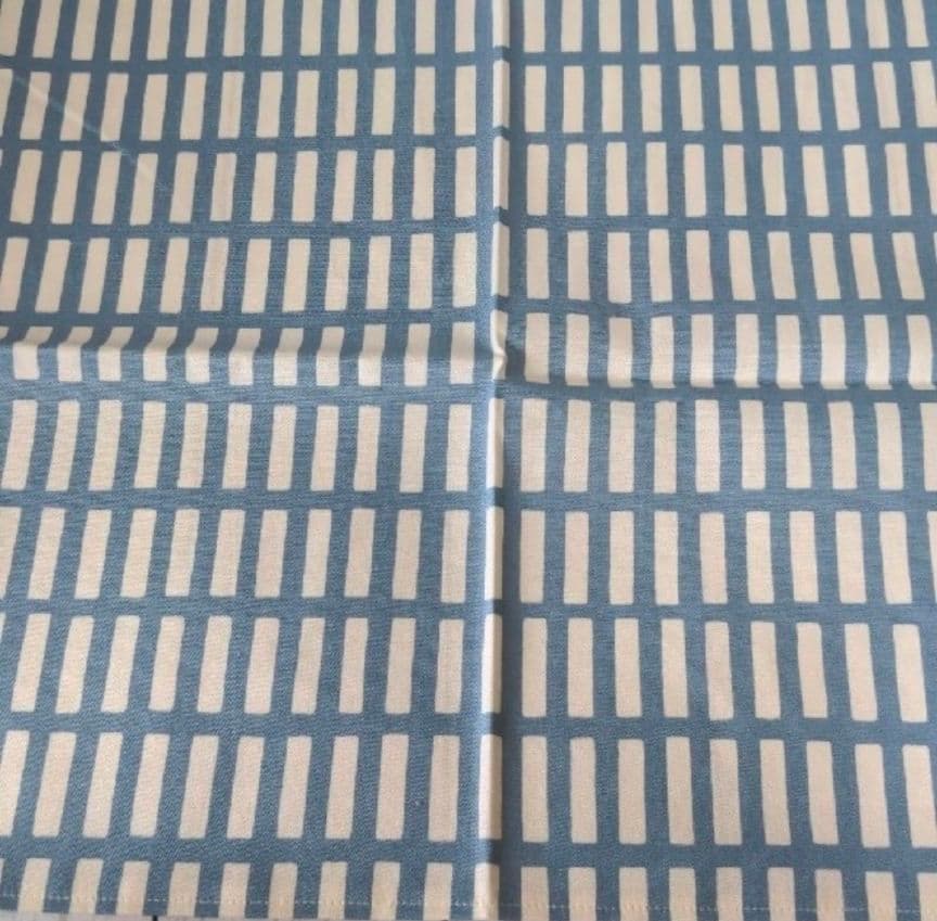 ハンドメイド　ランチョンマット　格子柄　葉っぱ　北欧風　40×60 水色2種