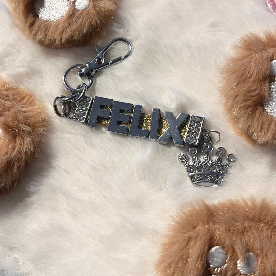 ハンドメイド　ネームタグキーホルダー　チャームブレスレット　キーリング　スキズ