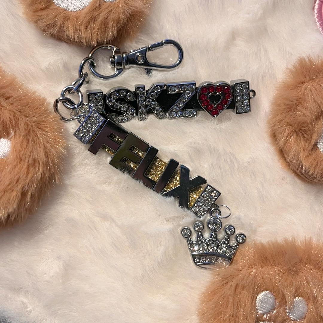 ハンドメイド　ネームタグキーホルダー　チャームブレスレット　キーリング　スキズ