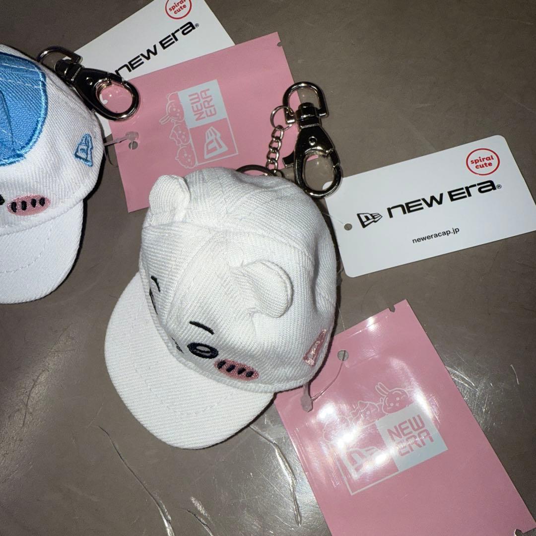 NEW ERA ちいかわ、ハチワレキャラクター帽子キーホルダー2個セット