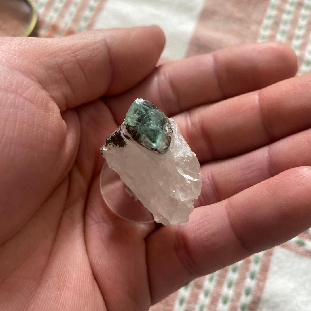 エメラルド　原石　宝石質