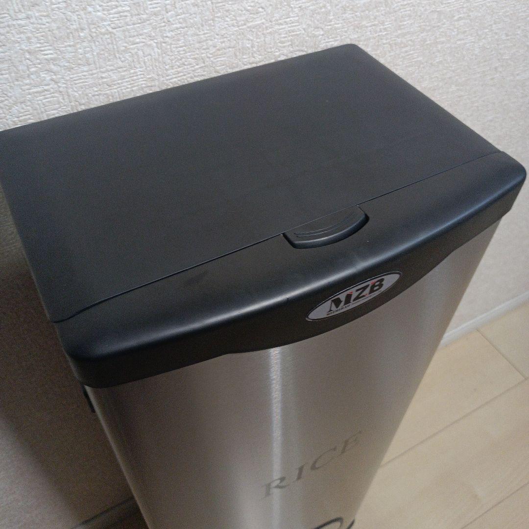 未使用　米びつ 30kgステンレススチールスマートライスバレル