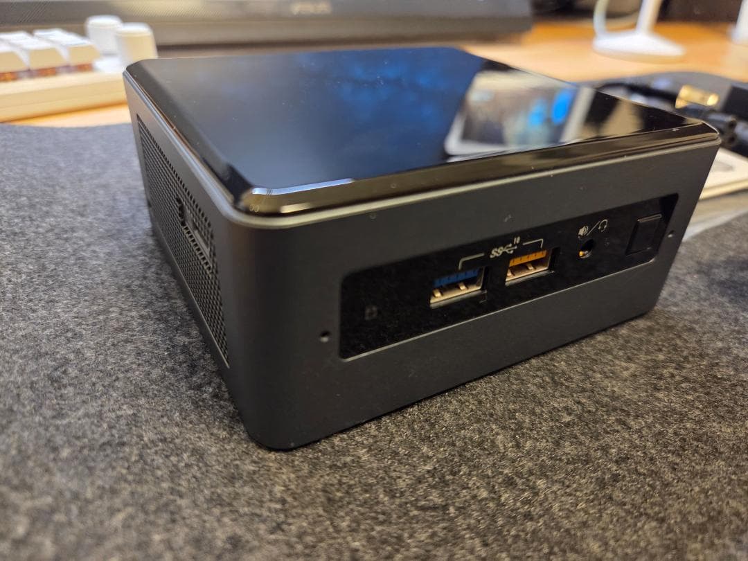 ミニPC Intel NUC8i5BEH/32GB/500GB/Win10