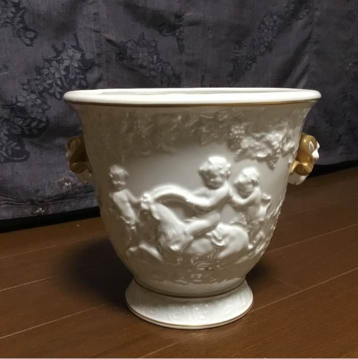 Thuringian Porcelainのワインセラー