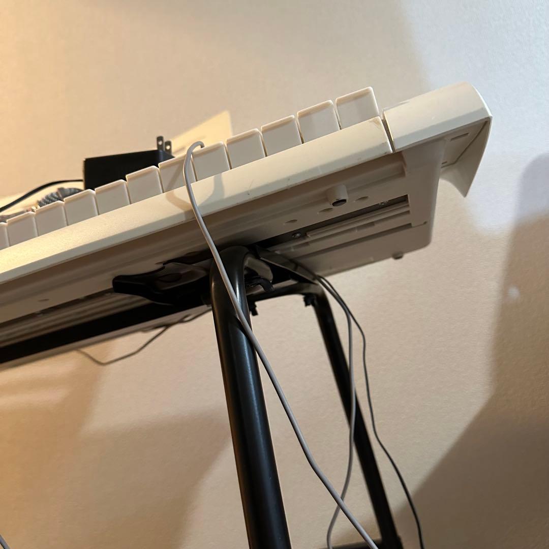 CASIO カシオ　電子ピアノ　電子キーボード　LK-208