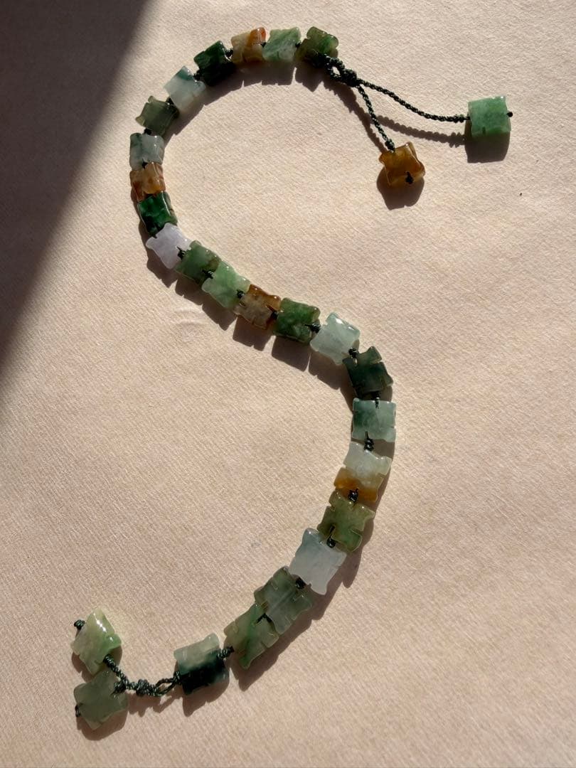 天然翡翠・三彩 万字彫りブレスレット（ハンドメイド）✨✨