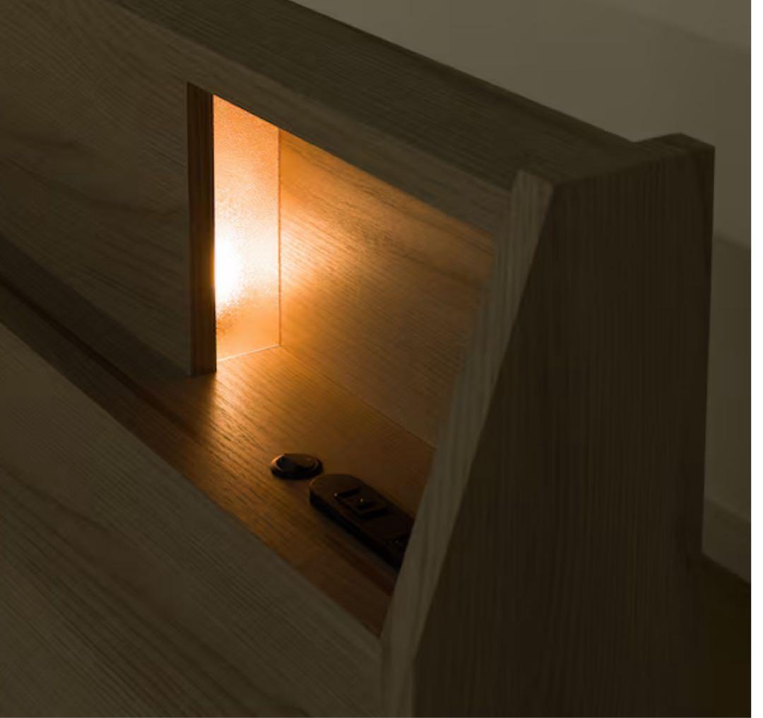 ニトリ　シングルサイズ　ベッドフレーム アザン3 収納付き　ライト•照明付き