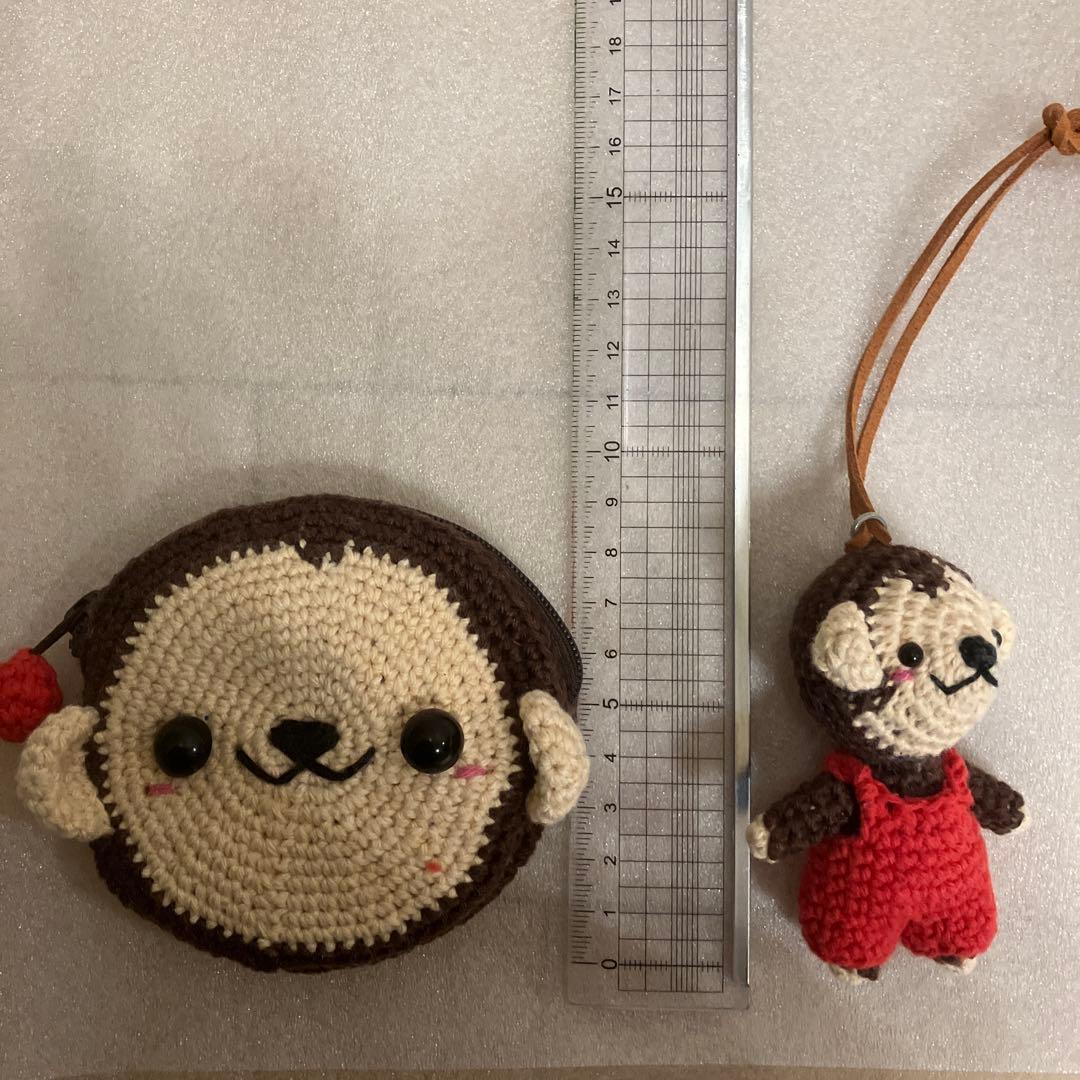 ハンドメイド　ポーチ　紐付き編みぐるみ　おさるさん