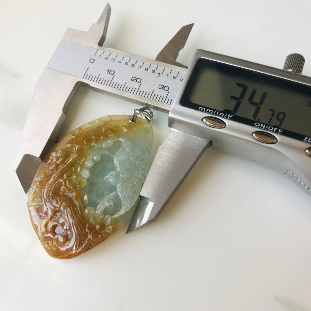 [P280-002］ 翡翠　ペンダントトップ　天然石　ミャンマー産　カービング