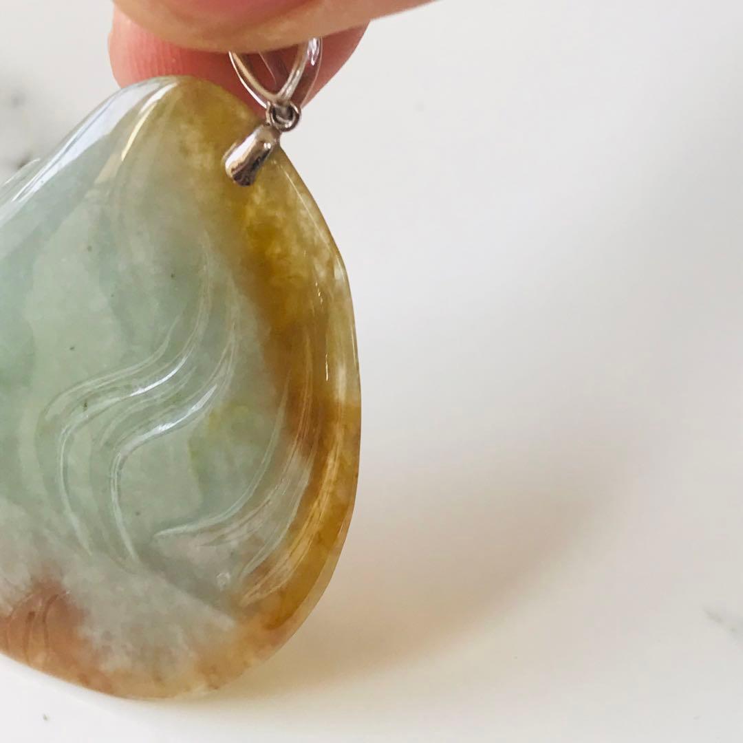 [P280-002］ 翡翠　ペンダントトップ　天然石　ミャンマー産　カービング