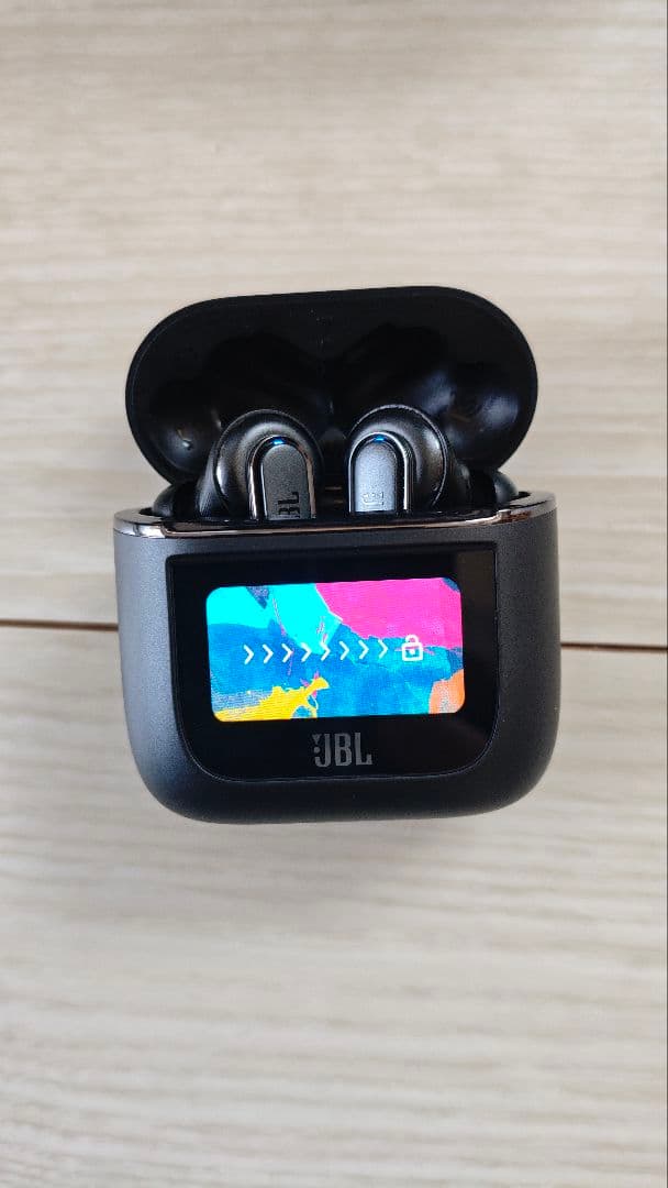 JBL TOUR PRO 2ワイヤレスイヤホン　ブラック　ラバーケース付き