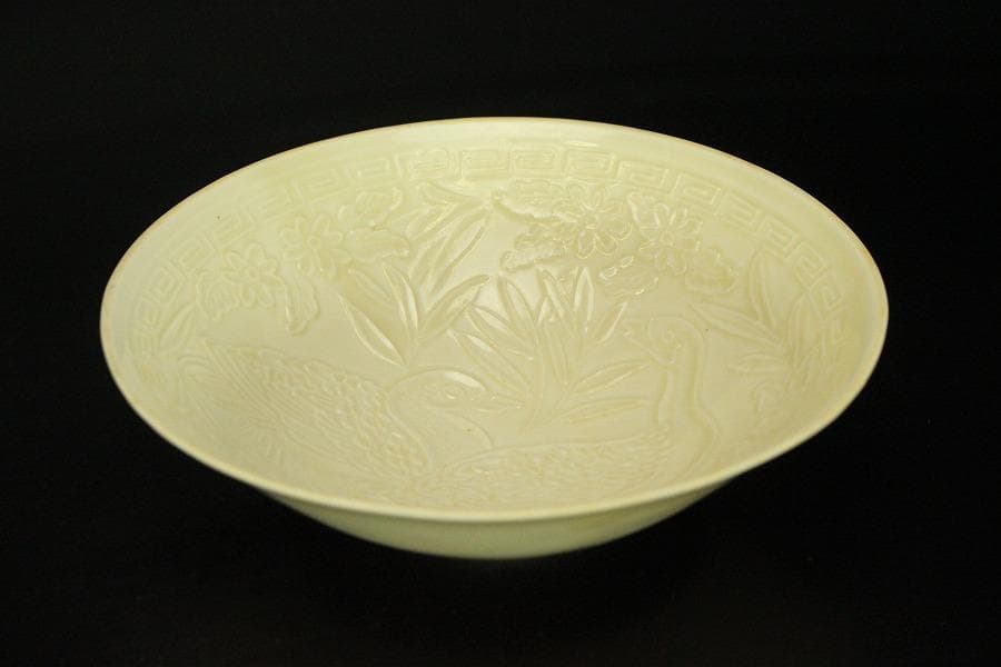 中国美術 白磁 草花鳥紋 碗 φ14.2cm(HA446)