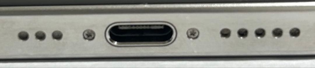 Apple iPhone15Pro256GBホワイトチタニウムAmazon整備済