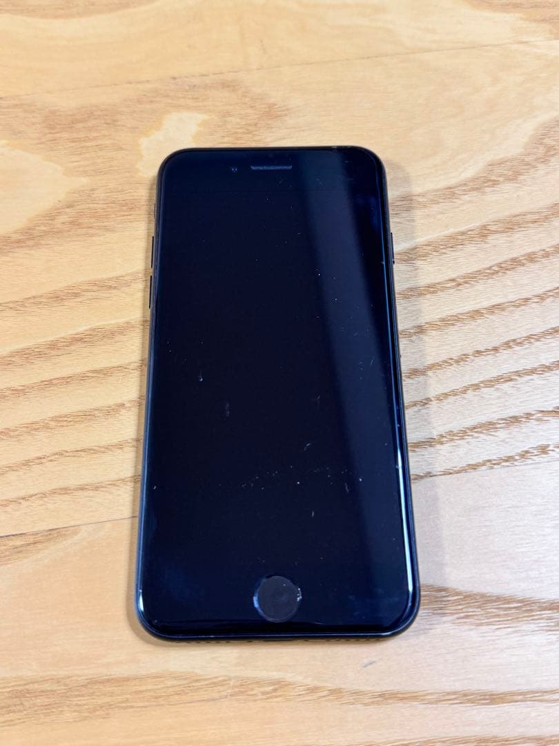 iPhone 7 ブラック 32GB SIMフリー バッテリー83%