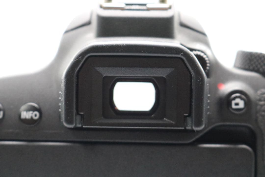 超美品 【Canon EOS Kiss X9i トリプルレンズセット】 安心保証