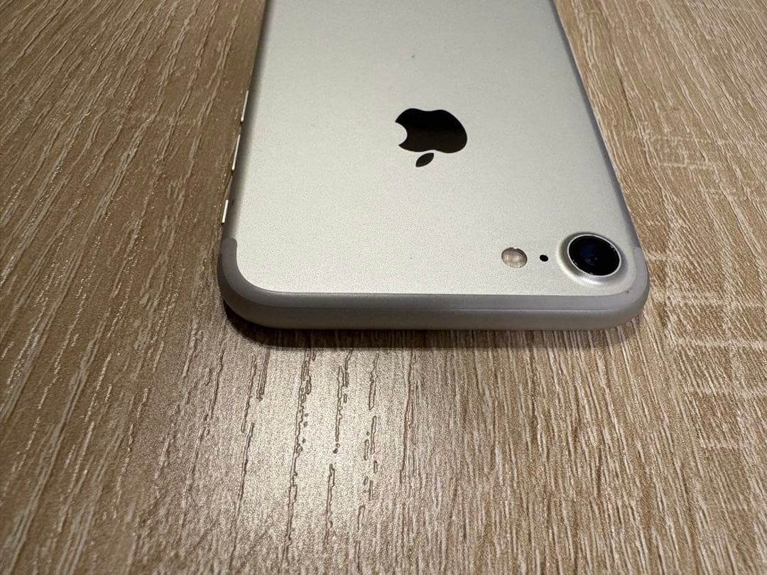 iPhone 7 シルバー32G