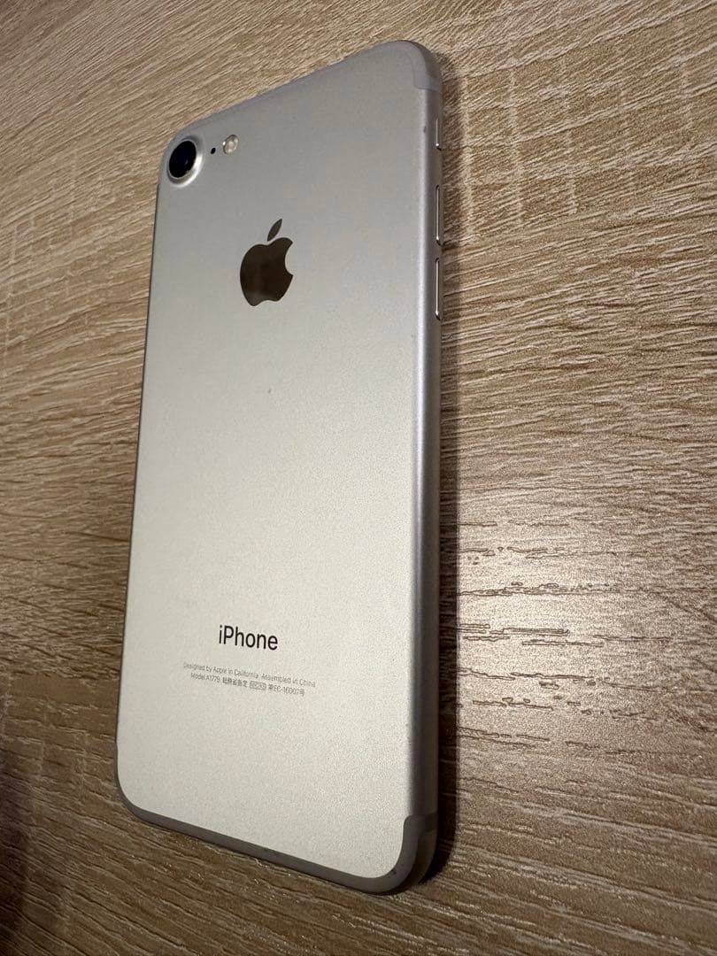 iPhone 7 シルバー32G