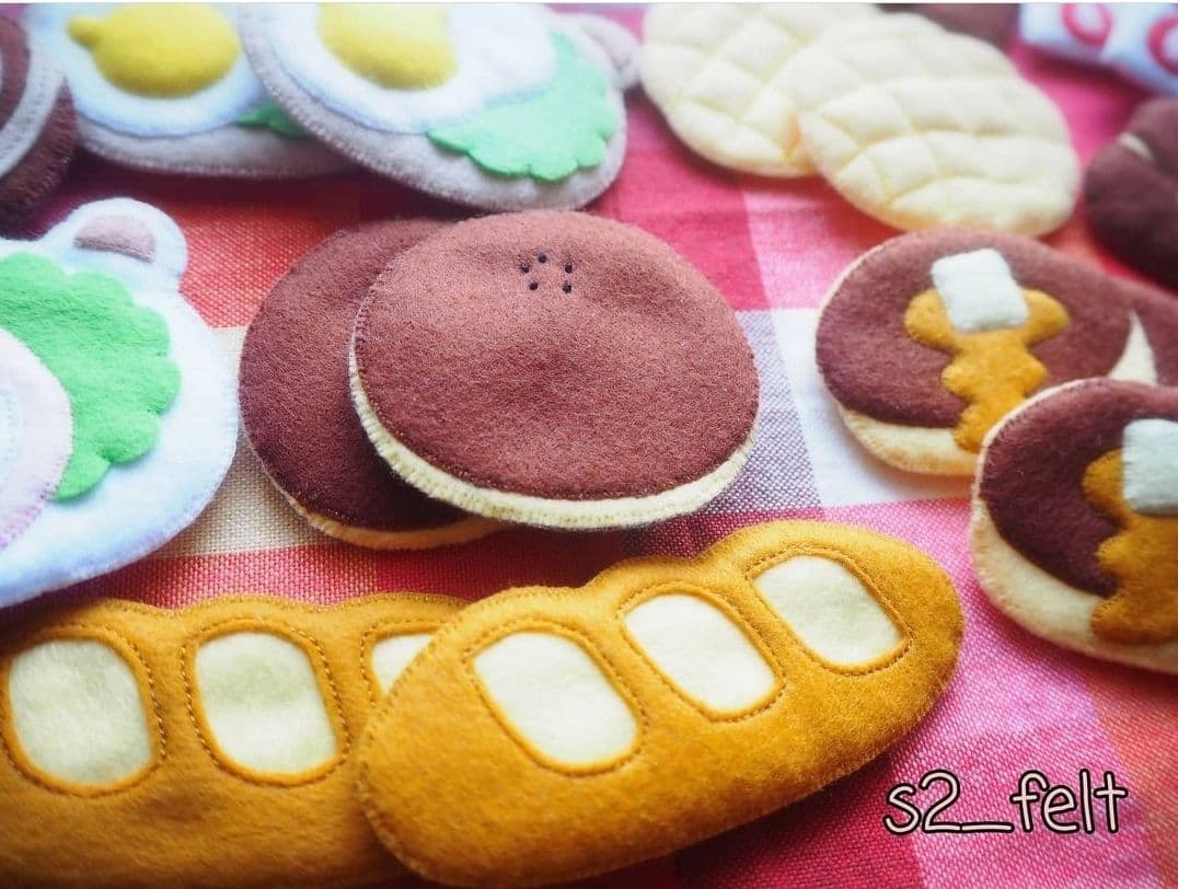 フェルトおままごと ぺったんこパン