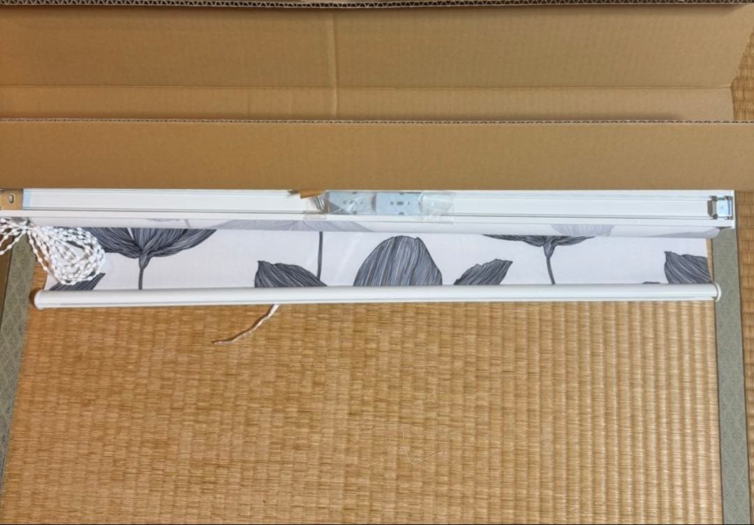 花柄 ロールスクリーン チェーン式