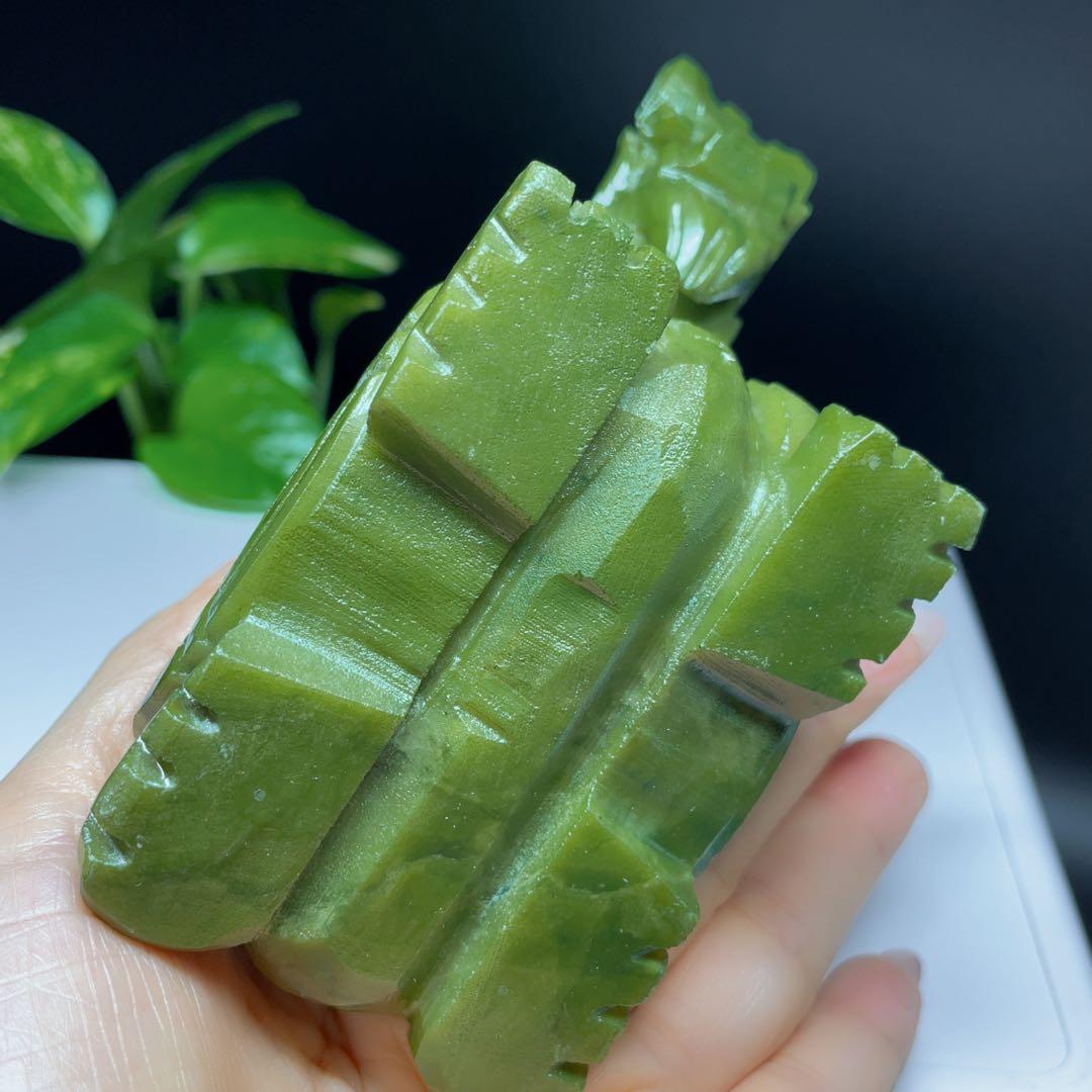 【超美品】　天然石　パワーストーン　龍亀　彫り置物　アベンチュリ　2