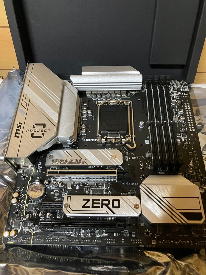 背面コネクタマザーボード MSI B760M PROJECT ZERO