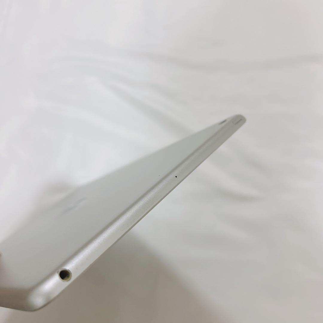 Apple iPad 6世代 シルバー 本体 Wi-Fiモデル 32GB