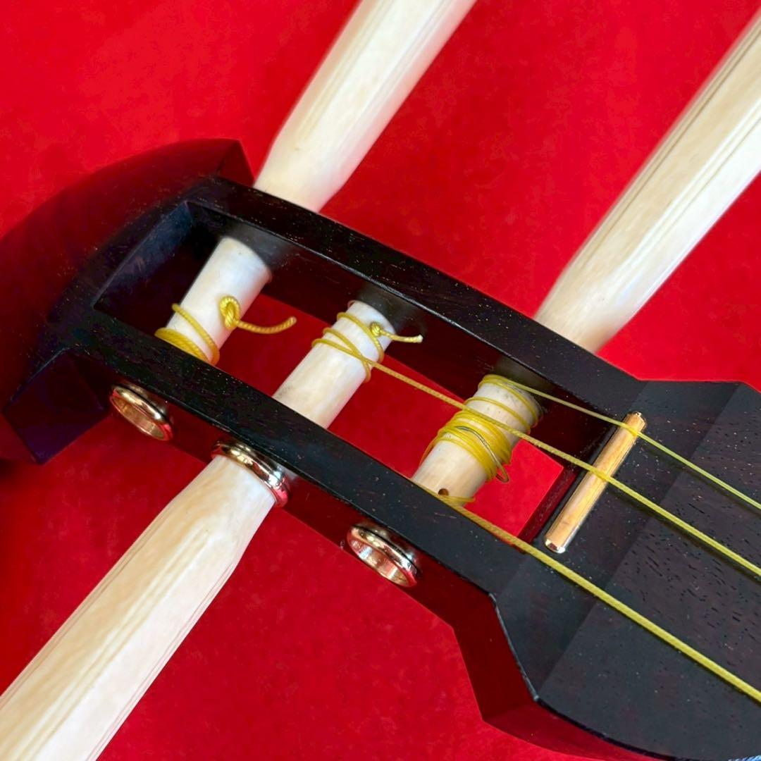 中棹 長唄三味線 紅木 金細 三つ折り 子持ち綾杉胴 犬皮 両面 ハードケース付