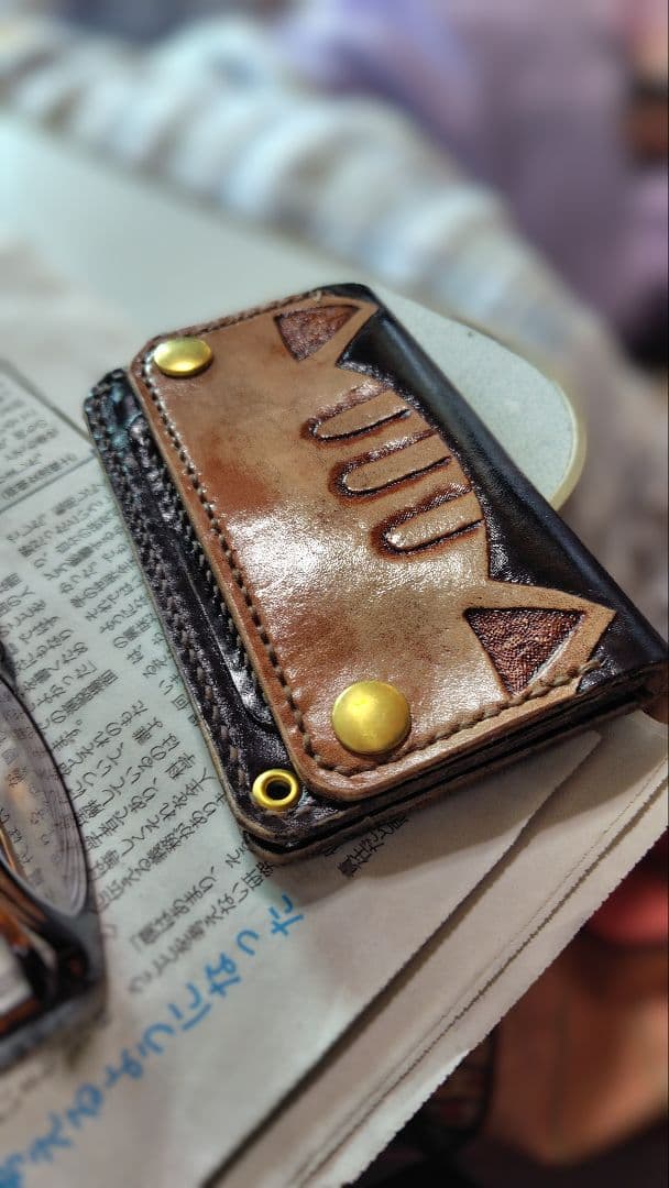 ミドルサイズ トラッカーウォレット 手染め ニャンコ